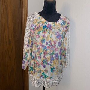 Hope & Harlow Floral Lace Trim Women's Top